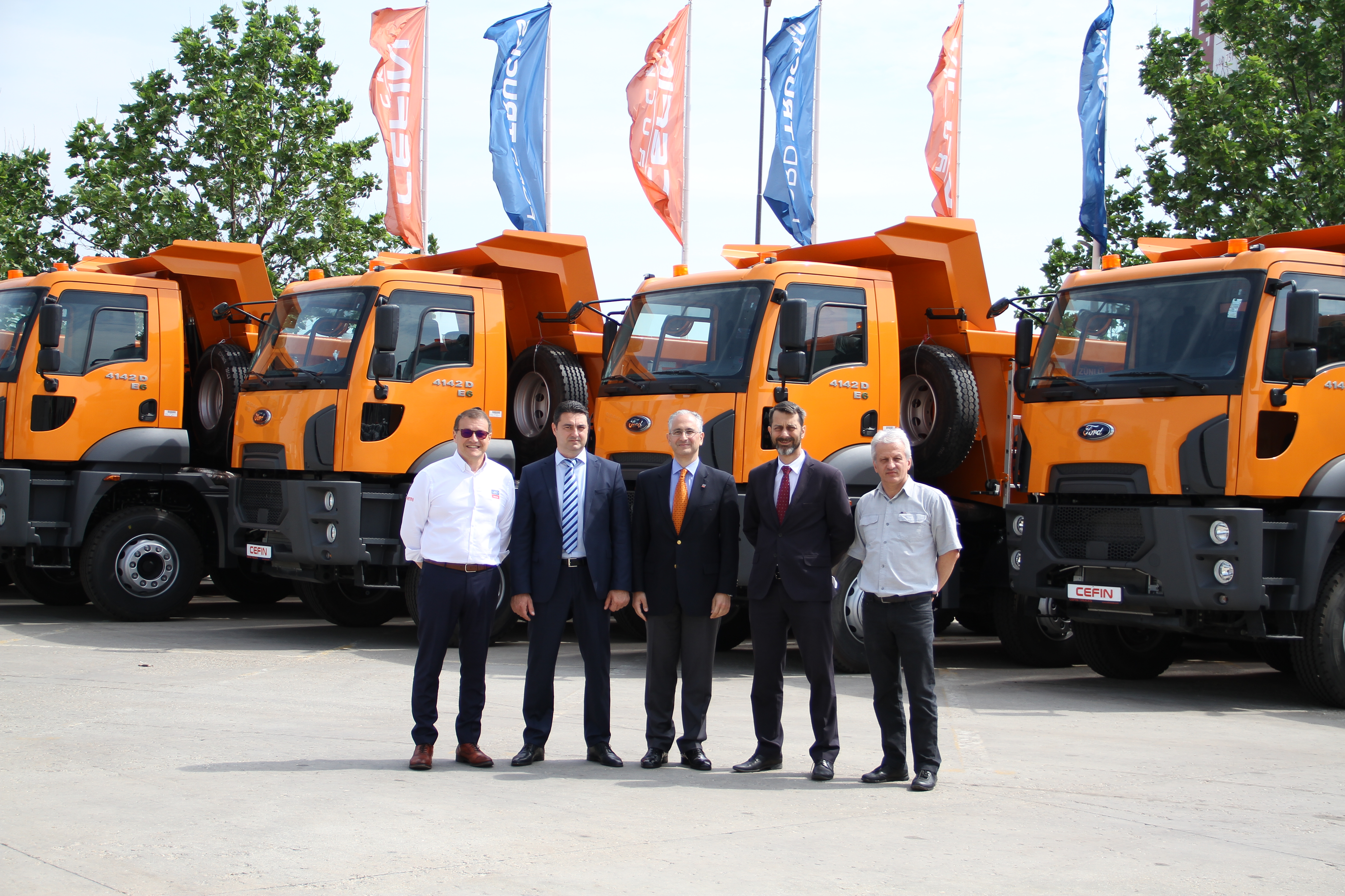 Cefin Trucks anunță livrarea a 16 vehicule comerciale Ford Trucks către CNAIR